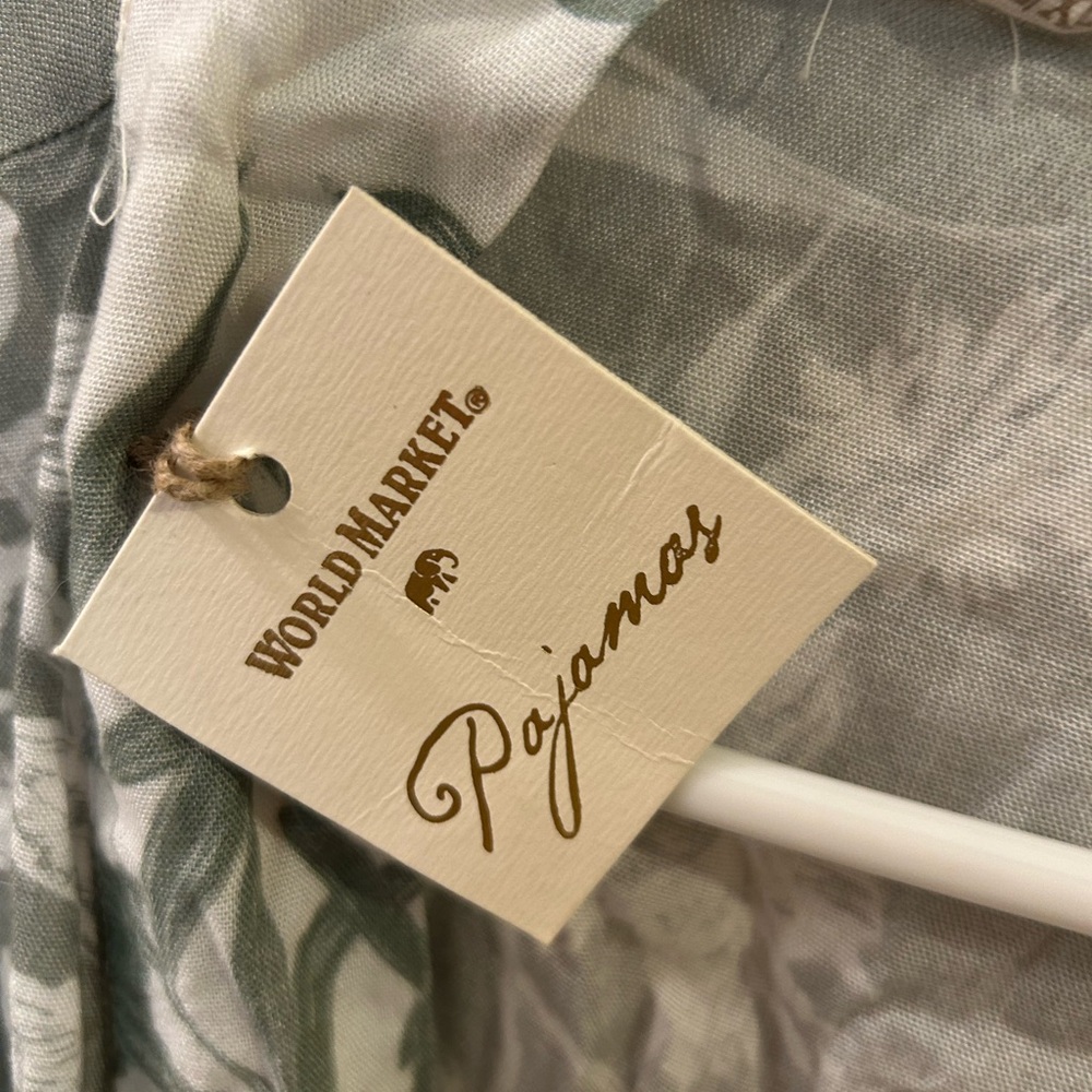 World Market pajama bundle set sage green floral  w robe and pants size L/Small - Picture 2 of 12